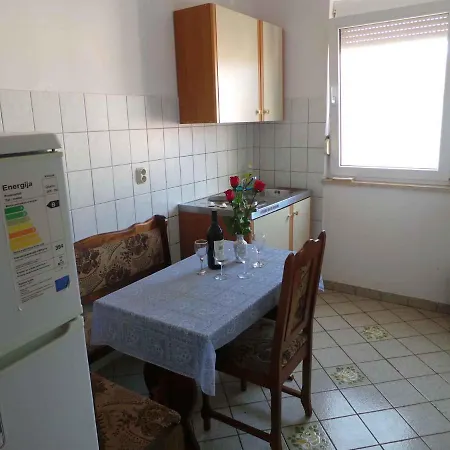 Apartment Valbandon 9